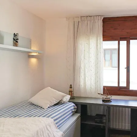 Three-bedroom Holiday In * Tossa de Mar