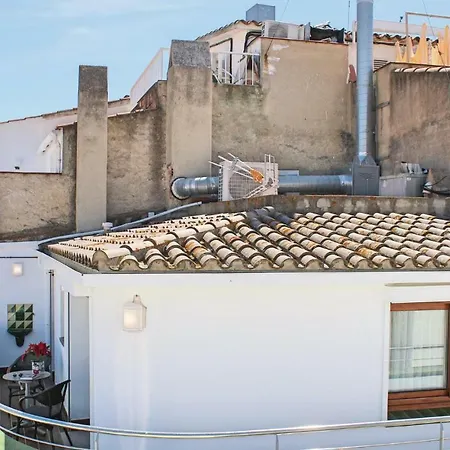 Three-bedroom Holiday In * Tossa de Mar